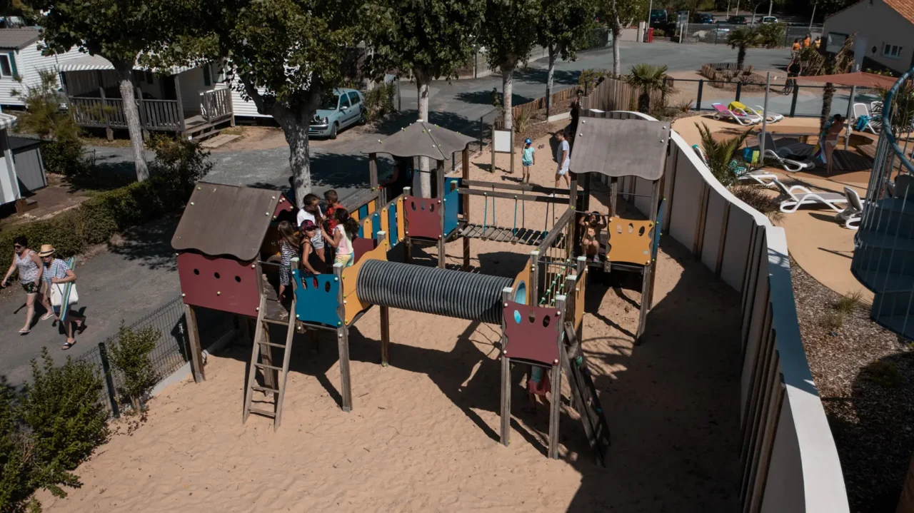 aire de jeux au camping a st hilaire de riez